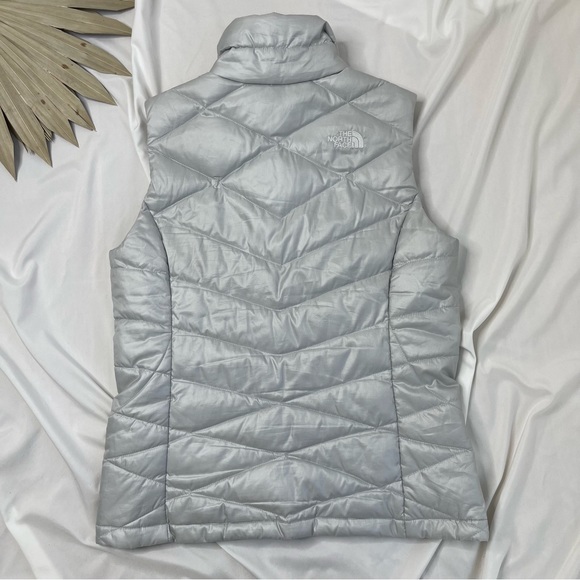 The North Face Goose Down Aconcagua 550 Light Grey Silver Puffer Vest Size Small - Picture 7 of 9